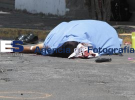 Policía fallecen en enfrentamiento  - ES imagen agencia de fotografía