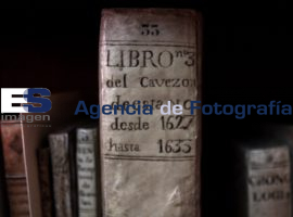 Recorrido por Archivo Municipal - ES imagen agencia de fotografía