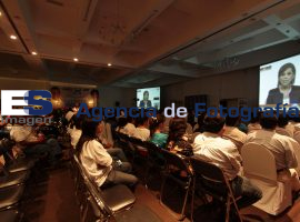 Integrantes del PAN ven debate 2012 - ES imagen agencia de fotografía