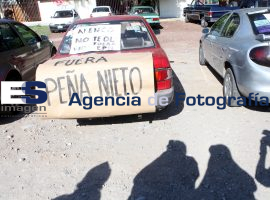 Protestan en evento de Peña Nieto - ES imagen agencia de fotografía