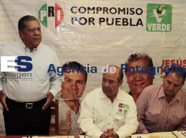 Jesús Morales en reunión con medios - ES imagen agencia de fotografía