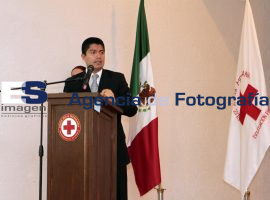 Entregan donativos a Cruz Roja - ES imagen agencia de fotografía