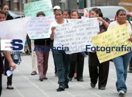 Manifestación en apoyo a maestros disidentes - ES imagen agencia de fotografía