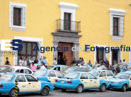 Manifestación taxistas Casa Aguayo - ES imagen agencia de fotografía