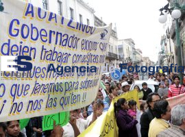 Marchan a congreso mototaxistas - ES imagen agencia de fotografía
