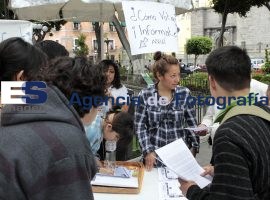 Jóvenes en pro de la democracia  - ES imagen agencia de fotografía