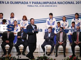 Entrega RMV estímilos a jóvenes deportistas - ES imagen agencia de fotografía