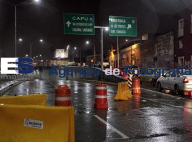 Inundado paso a desnivel  - ES imagen agencia de fotografía