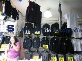 Uniforme único educación basica - ES imagen agencia de fotografía