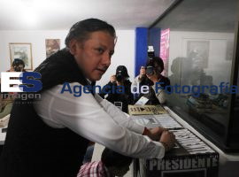 Votanmiles de mexicanos - ES imagen agencia de fotografía
