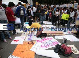 Manifestación #yosoy132 04072012 - ES imagen agencia de fotografía