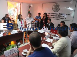 Conteo Junta Distrital 6 las actas - ES imagen agencia de fotografía