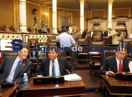 Regresan diputados con licencia al Congreso de Puebla - ES imagen agencia de fotografía