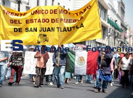Manifestación mototaxis en congreso - ES imagen agencia de fotografía