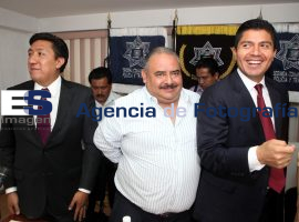 Anuncia Eduardo Rivera incremento salarial a policías - ES imagen agencia de fotografía