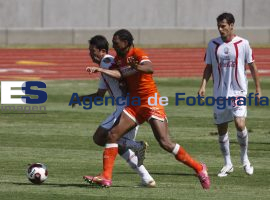 Lobos VS correcaminos  - ES imagen agencia de fotografía