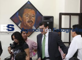 Alejandro Armenta con brigadistas del PRI - ES imagen agencia de fotografía