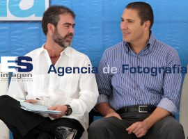 Banderazo de unidades de salud - ES imagen agencia de fotografía