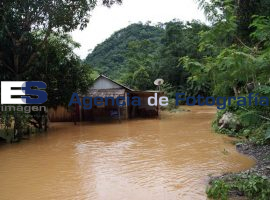 Inundación en Eloxochitlán - ES imagen agencia de fotografía