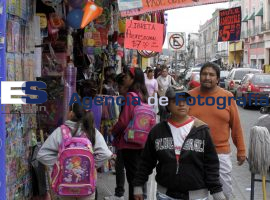 Compras de útiles escolares - ES imagen agencia de fotografía