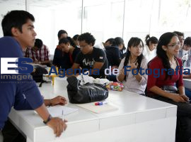 Estudiantes ingeniería química cu BUAP - ES imagen agencia de fotografía