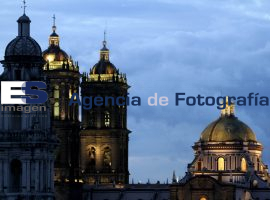Atardece en la capital - ES imagen agencia de fotografía