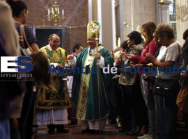 Misa dominical arzobispo Víctor Sánchez - ES imagen agencia de fotografía