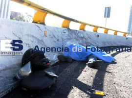 Muere motociclista arrollado por camioneta - ES imagen agencia de fotografía