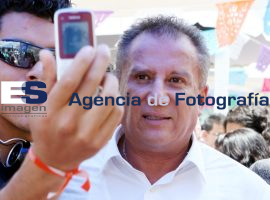 Convive Enrique Agüera con mIles de estudiantes en CU - ES imagen agencia de fotografía