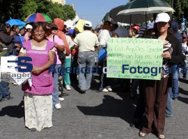 Marchan Antorchistas con bombo y platillo - ES imagen agencia de fotografía