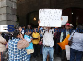 Locatarios se manifiestan por clausura de locales - ES imagen agencia de fotografía