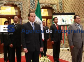 Guardias a la bandera Congreso del Estado - ES imagen agencia de fotografía