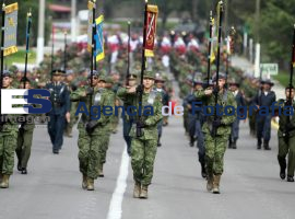 Ejercito listo para desfile - ES imagen agencia de fotografía