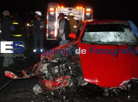 Muere conductor prensado - ES imagen agencia de fotografía