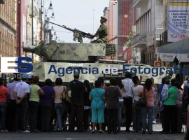 Desfile Civico-Militar de 16 de septiembre - ES imagen agencia de fotografía