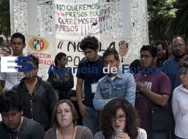 Denuncian yosoy132 detenciones arbitrarias - ES imagen agencia de fotografía