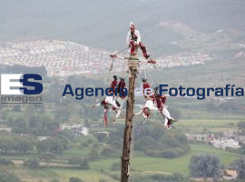 Huey Atlixcayotl 47 aniversario voladores - ES imagen agencia de fotografía