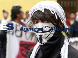 Marchan estudiantes por 2 e octubre - ES imagen agencia de fotografía