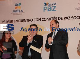 Fernado Manzanilla y Miguel Á. de la Rosa con Comités de PAZ - ES imagen agencia de fotografía