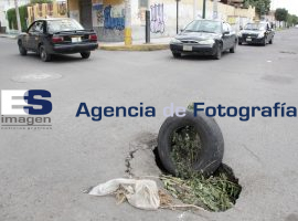 Enorme bache 40 poniente y Av. Heroe de Nacozari - ES imagen agencia de fotografía