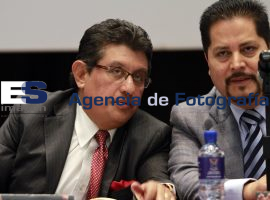 Carlos Meza da ponencia jurídica - ES imagen agencia de fotografía
