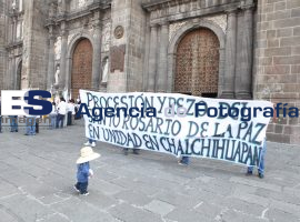 Vecinos de Chalchihuapan piden en catedral solución a los confli - ES imagen agencia de fotografía