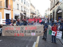 Marchan sindicalizados y estudiantes contra la reforma laboral - ES imagen agencia de fotografía