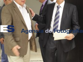 Presentación policias detenidos por abuso de autoridad - ES imagen agencia de fotografía