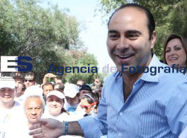 Jorge Agular Chedraui da el banderazo en la Carrera del Médico - ES imagen agencia de fotografía