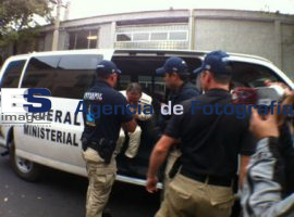 Piloto Eduardo Goeters detenido por la interpol - ES imagen agencia de fotografía