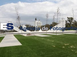 Colocan pasto sintetico en el mausoleo al Gral Zaragoza - ES imagen agencia de fotografía