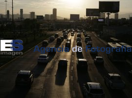 Atardecer sobre via Atlixcayotl - ES imagen agencia de fotografía
