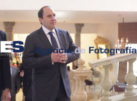 Fernando Manzanilla firma de convenio - ES imagen agencia de fotografía