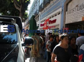 Ultimas compras de Buen Fin llenan tiendas de la ciudad de Puebl - ES imagen agencia de fotografía